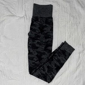 Gymshark Camo Seamless Leggings. Size XS